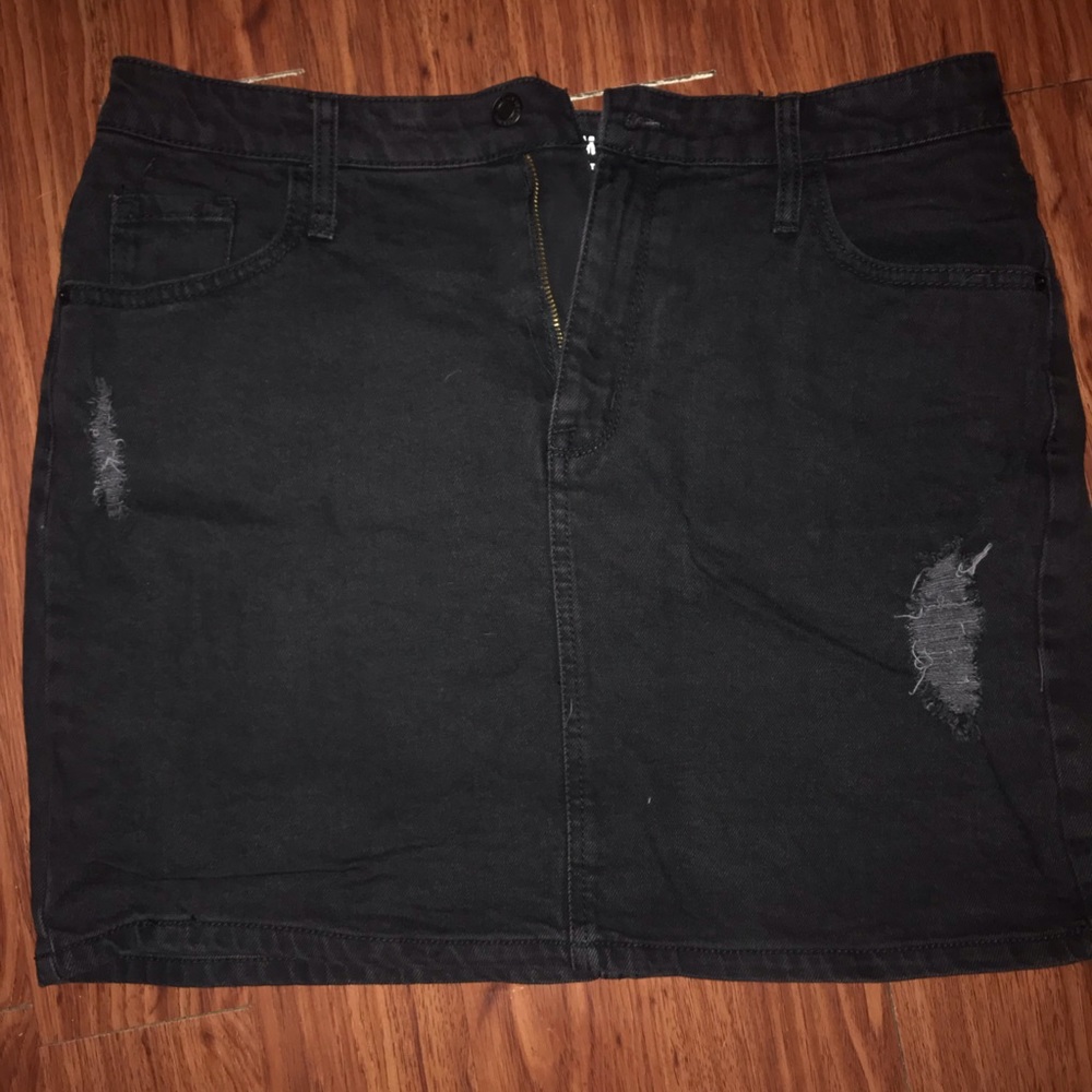 Black mini skirt
